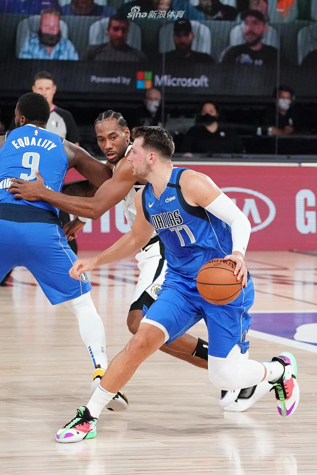 GFFN：纳赛尔邀请威尔士亲王威廉、汤姆汉克斯去现场看巴黎vs维拉